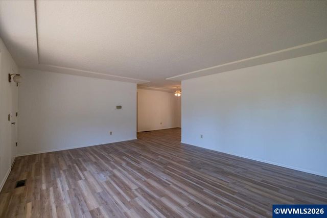 18441 SE Clinton St, Gresham, OR 97030