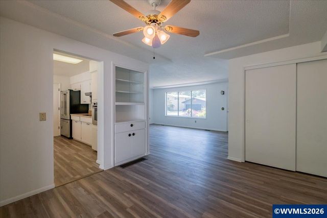 18441 SE Clinton St, Gresham, OR 97030