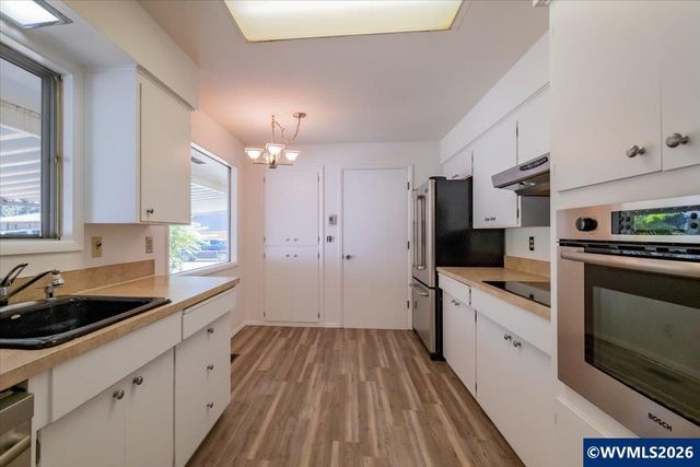 18441 SE Clinton St, Gresham, OR 97030