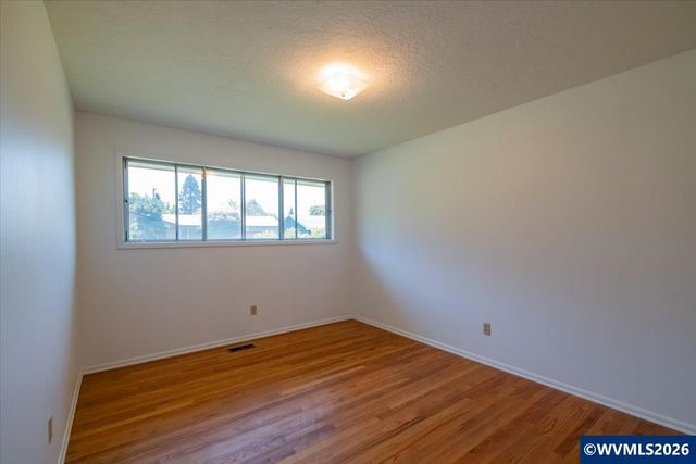 18441 SE Clinton St, Gresham, OR 97030