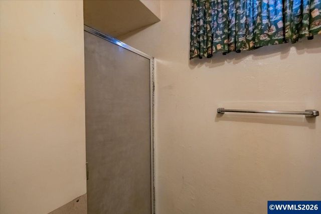18441 SE Clinton St, Gresham, OR 97030