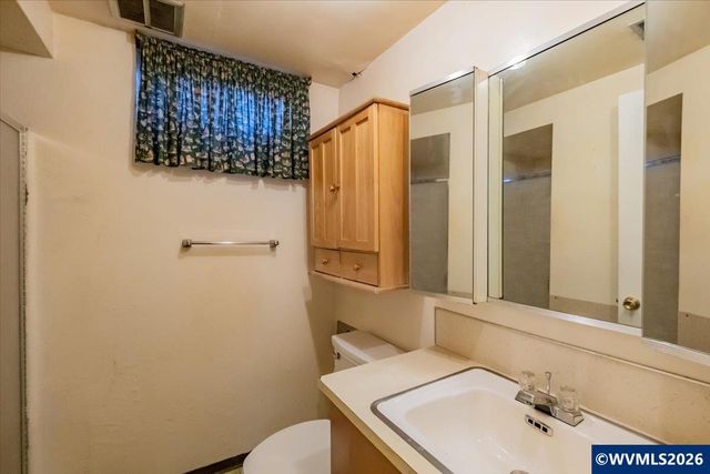 18441 SE Clinton St, Gresham, OR 97030