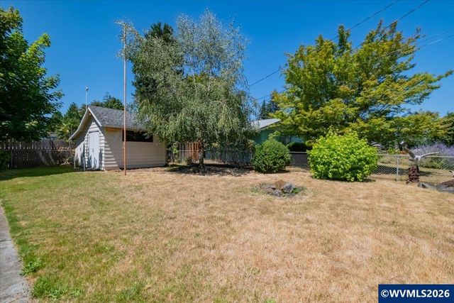 18441 SE Clinton St, Gresham, OR 97030