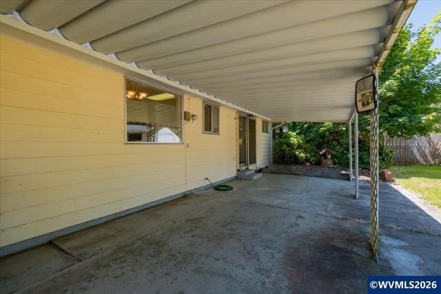 18441 SE Clinton St, Gresham, OR 97030