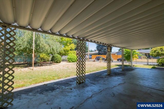 18441 SE Clinton St, Gresham, OR 97030