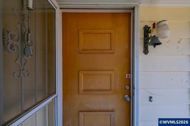 18441 SE Clinton St, Gresham, OR 97030