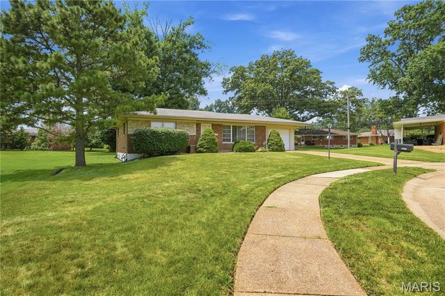 9241 Ewers Drive, Crestwood, MO 63126