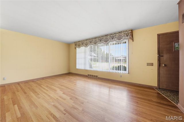 9241 Ewers Drive, Crestwood, MO 63126