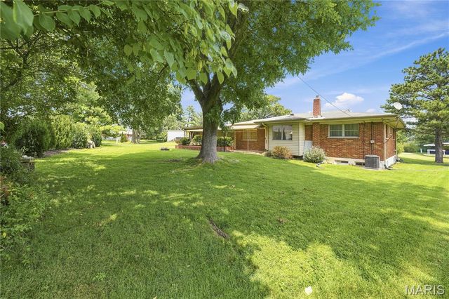 9241 Ewers Drive, Crestwood, MO 63126
