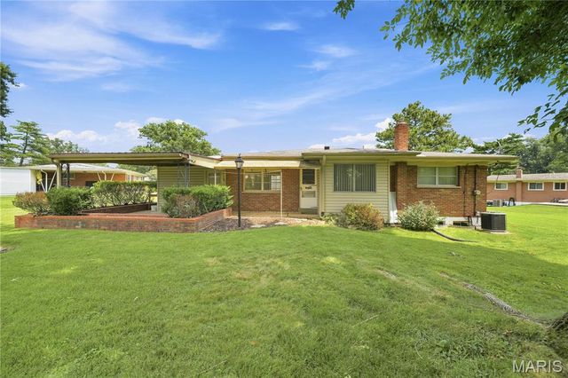9241 Ewers Drive, Crestwood, MO 63126