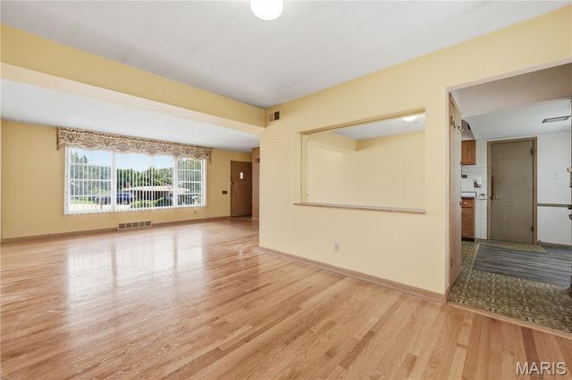 9241 Ewers Drive, Crestwood, MO 63126