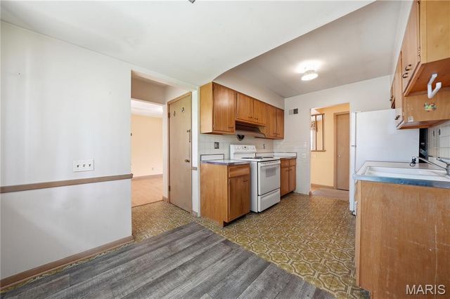 9241 Ewers Drive, Crestwood, MO 63126