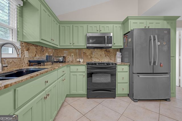 2694 Elmhurst Court NW, Kennesaw, GA 30152