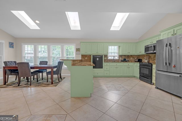 2694 Elmhurst Court NW, Kennesaw, GA 30152