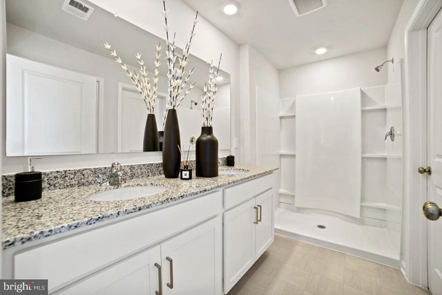 132 CHARING CROSS DR, Stephens City, VA 22655