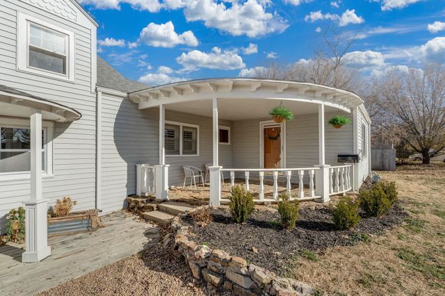 824 W Southerland Dr., Wichita, KS 67217