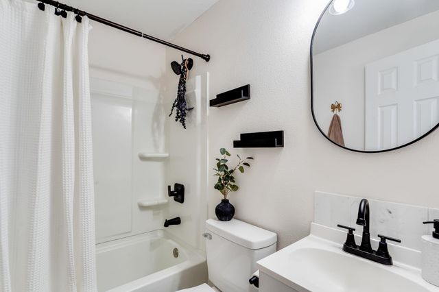 824 W Southerland Dr., Wichita, KS 67217