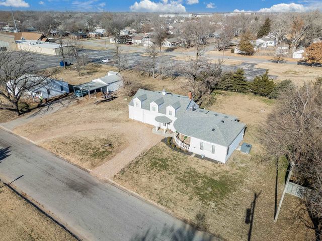 824 W Southerland Dr., Wichita, KS 67217