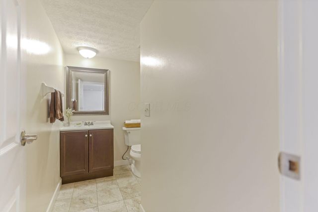 1143 Brookview Circle, Pickerington, OH 43147