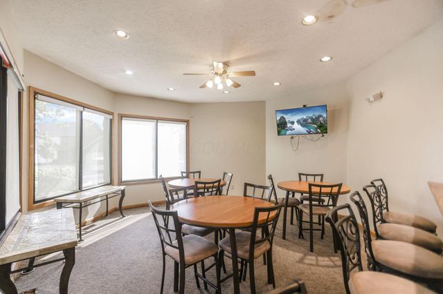 1143 Brookview Circle, Pickerington, OH 43147