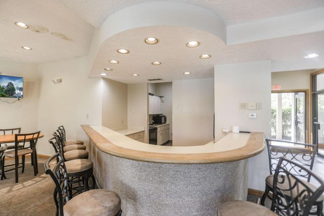 1143 Brookview Circle, Pickerington, OH 43147