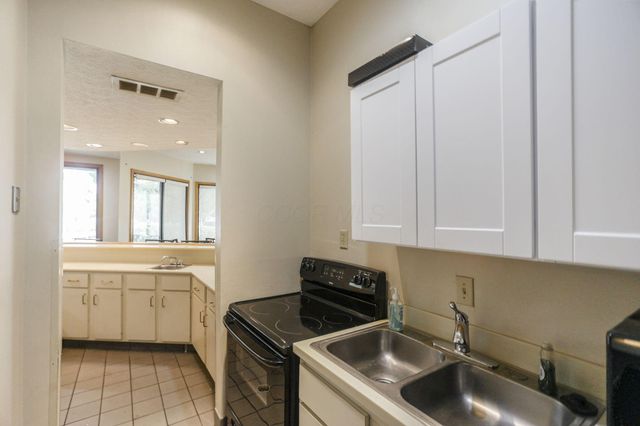 1143 Brookview Circle, Pickerington, OH 43147