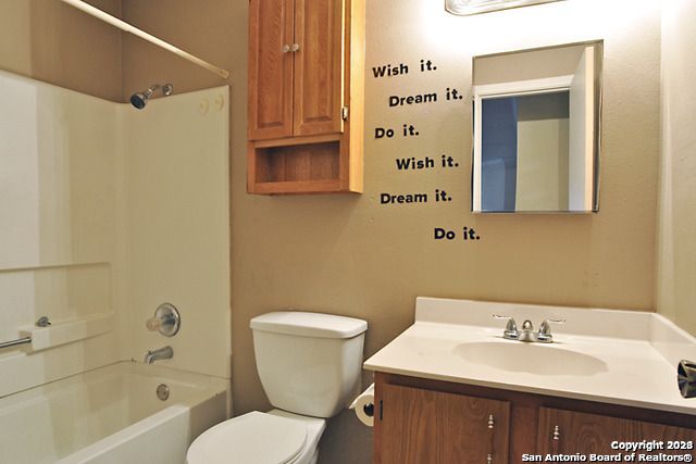 7318 CORIAN PARK DR, San Antonio, TX 78249