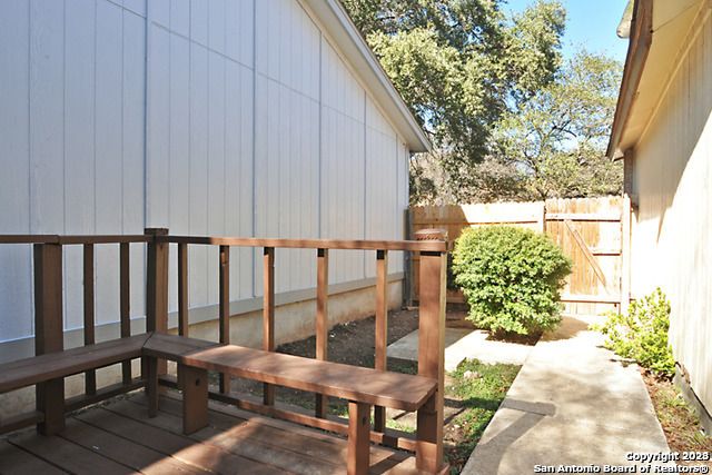 7318 CORIAN PARK DR, San Antonio, TX 78249