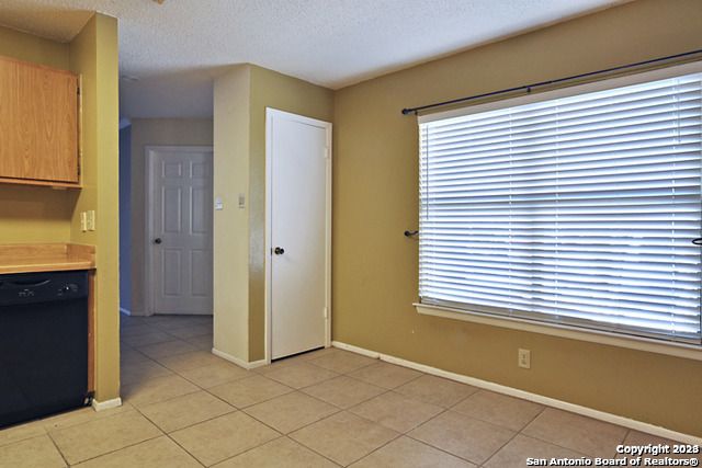 7318 CORIAN PARK DR, San Antonio, TX 78249