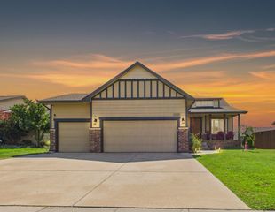 2717 S Westgate St, Wichita, KS 67215