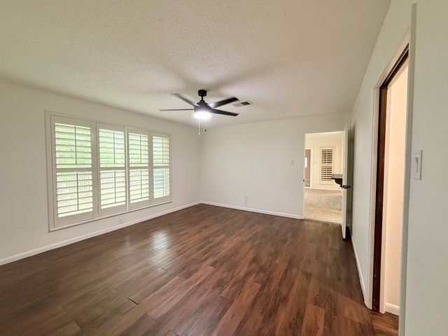 117 Spanish Oak Lane, Kerrville, TX 78028