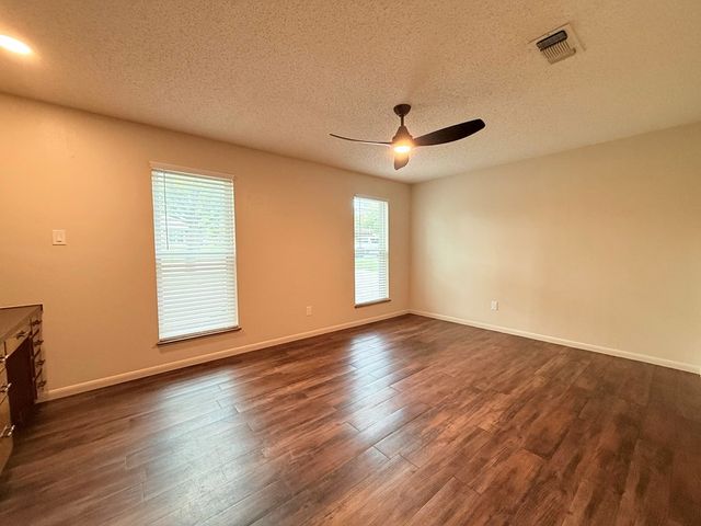 117 Spanish Oak Lane, Kerrville, TX 78028