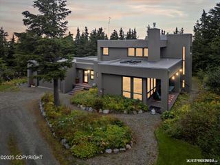 7041 Potter Heights Drive, Anchorage, AK 99516