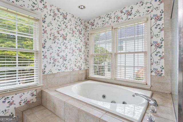 1802 Hunters Glen NE, Marietta, GA 30062