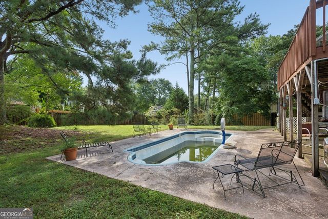 1802 Hunters Glen NE, Marietta, GA 30062
