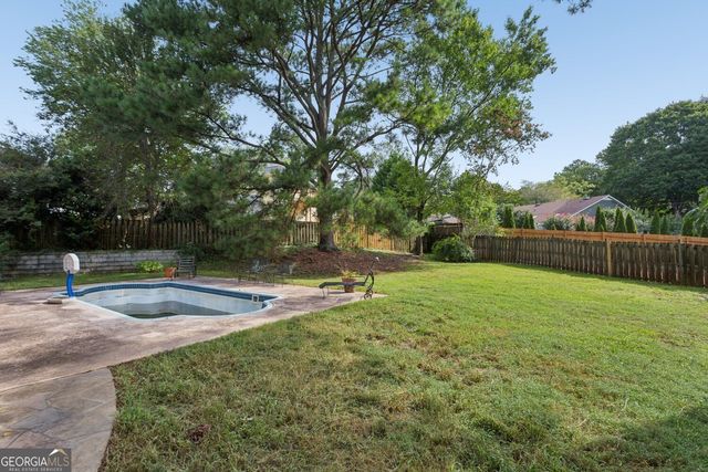 1802 Hunters Glen NE, Marietta, GA 30062
