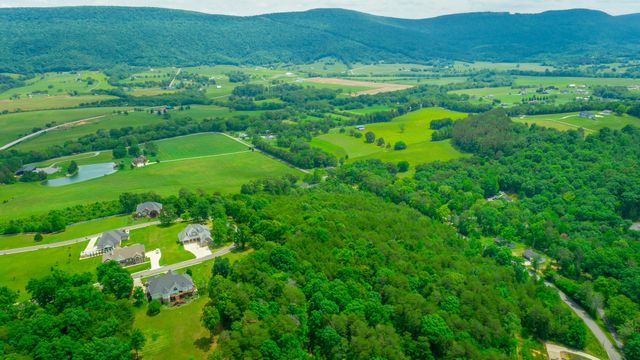 27 Skyhigh Drive, Dunlap, TN 37327