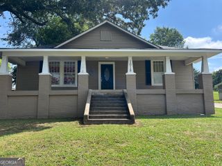1018 N 2nd Avenue NW, Rome, GA 30165