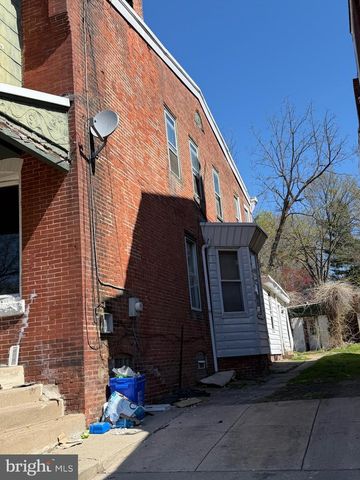 1007 ARROTT ST, Philadelphia, PA 19124