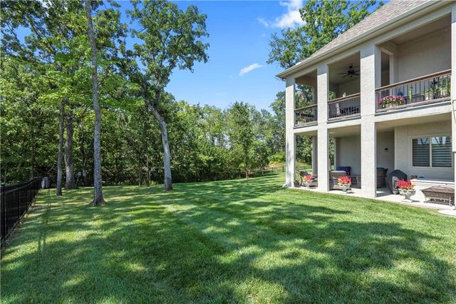 7 Dakota Circle, Lake Winnebago, MO 64034