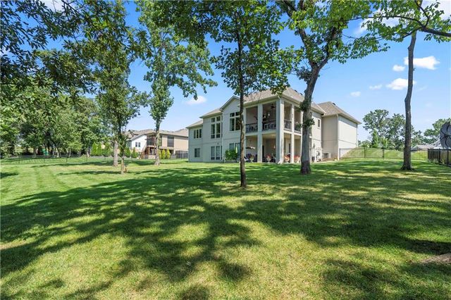 7 Dakota Circle, Lake Winnebago, MO 64034