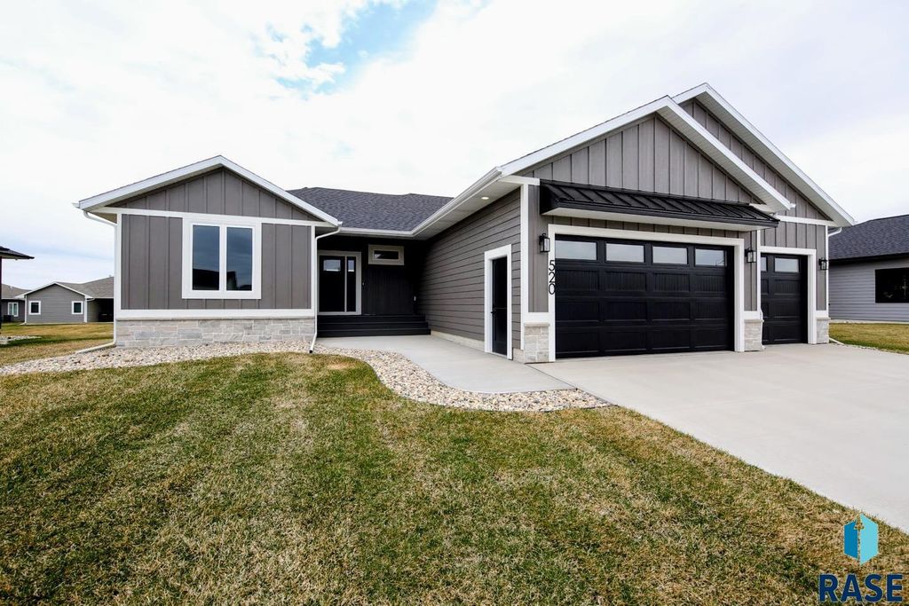 520 Quartzite Ave Avenue, Tea, SD 57064