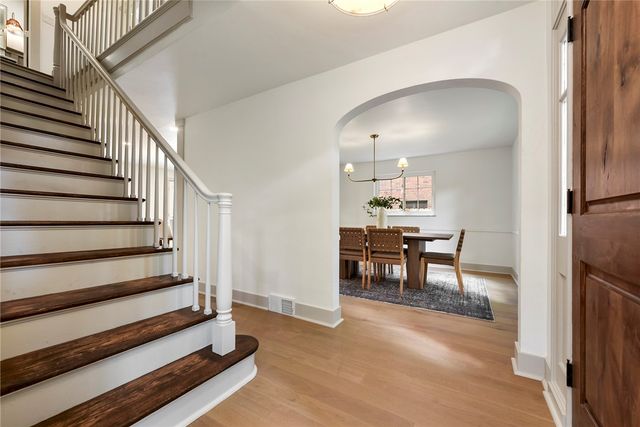 6835 Penham Place, Point Breeze, PA 15208