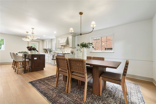 6835 Penham Place, Point Breeze, PA 15208