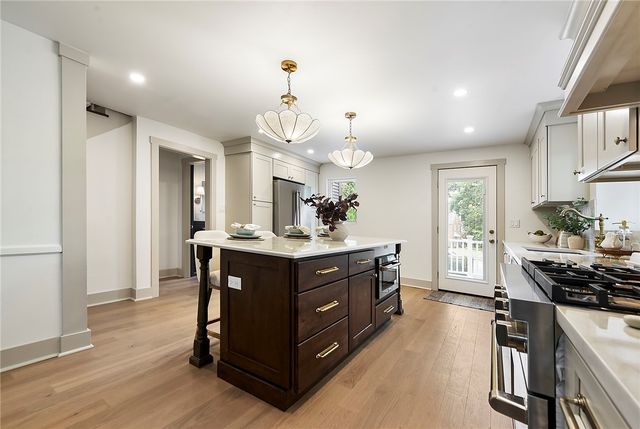 6835 Penham Place, Point Breeze, PA 15208