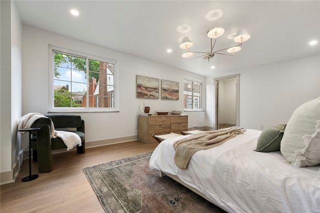 6835 Penham Place, Point Breeze, PA 15208