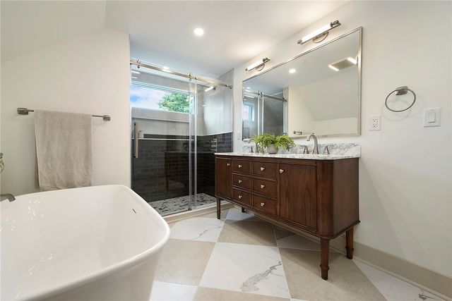 6835 Penham Place, Point Breeze, PA 15208