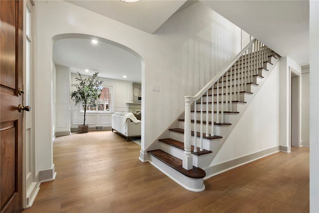 6835 Penham Place, Point Breeze, PA 15208