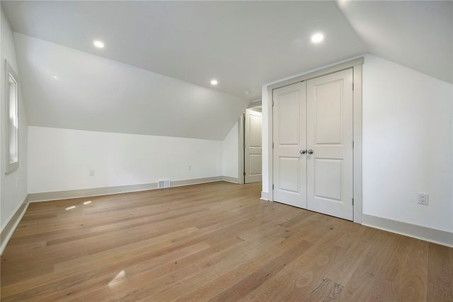 6835 Penham Place, Point Breeze, PA 15208