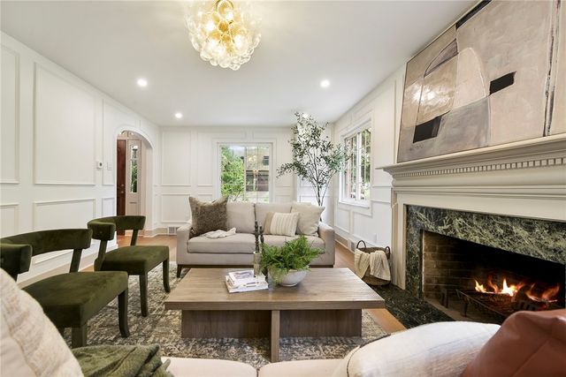 6835 Penham Place, Point Breeze, PA 15208